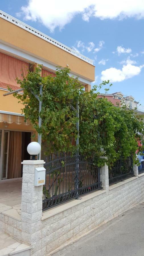 Ciovo Apartments Trogir Eksteriør billede