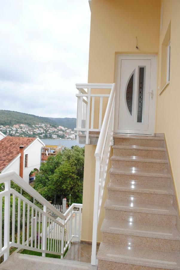 Ciovo Apartments Trogir Eksteriør billede